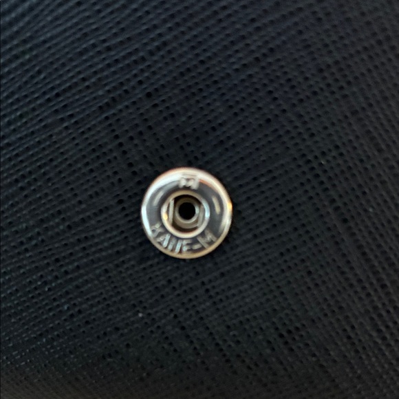 Michael Kors Elegant Black Wallet - Picture 10 of 13